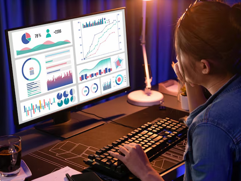 cloudeUNi admin dashboard with student, fee, staff and attendance metrics